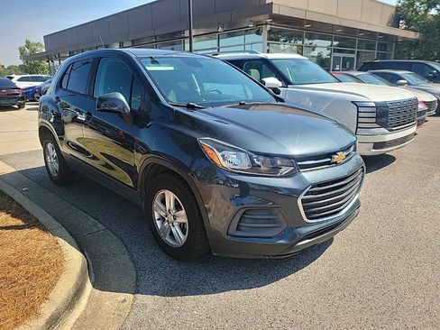 Used 2022 Chevrolet Trax LS w/ Tint and Cruise Package FWD image 2