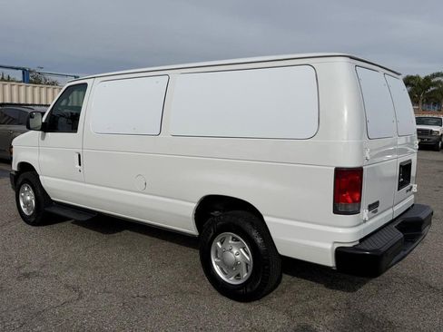 Used 2014 Ford E-250 and Econoline 250 w/ Interior Upgrade Package image 9