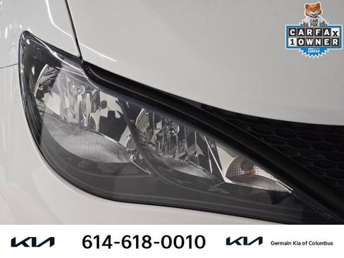 Used 2023 Chrysler Voyager LX image 16