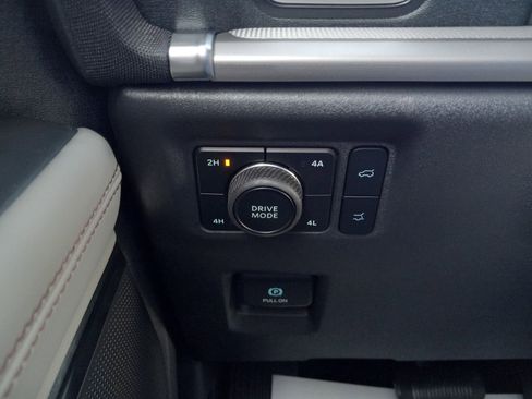 New 2025 Ford Expedition Active AWD/4WD image 25