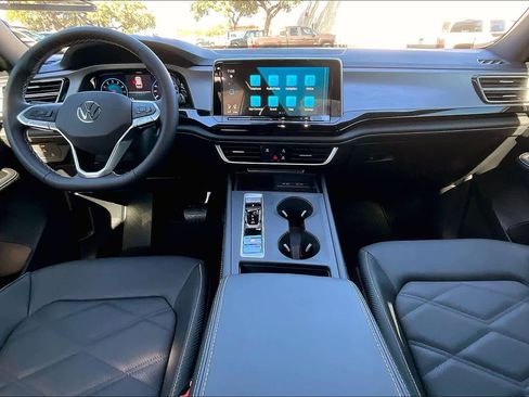 New 2026 Volkswagen Atlas Cross Sport SE image 5