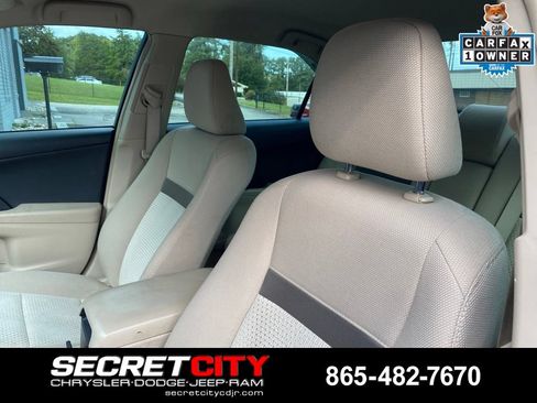 Used 2014 Toyota Camry LE FWD image 11