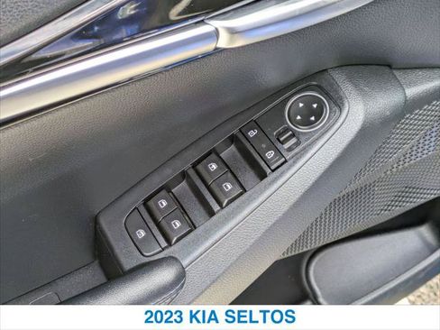 Used 2023 Kia Seltos S FWD image 13