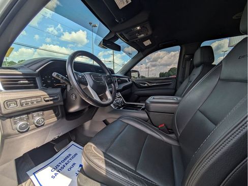 Used 2022 GMC Yukon XL Denali AWD/4WD image 12