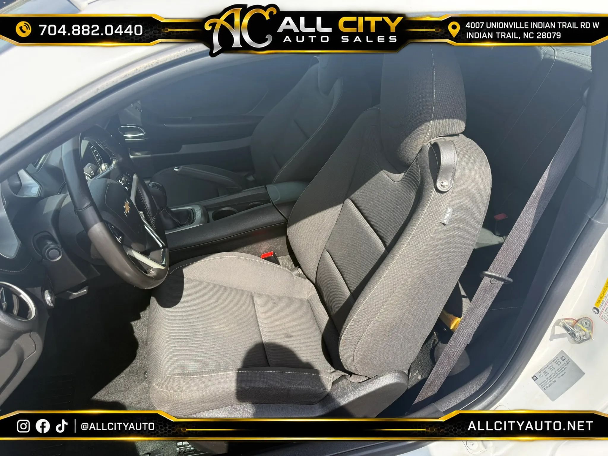 Used 2013 Chevrolet Camaro LT RWD image 11