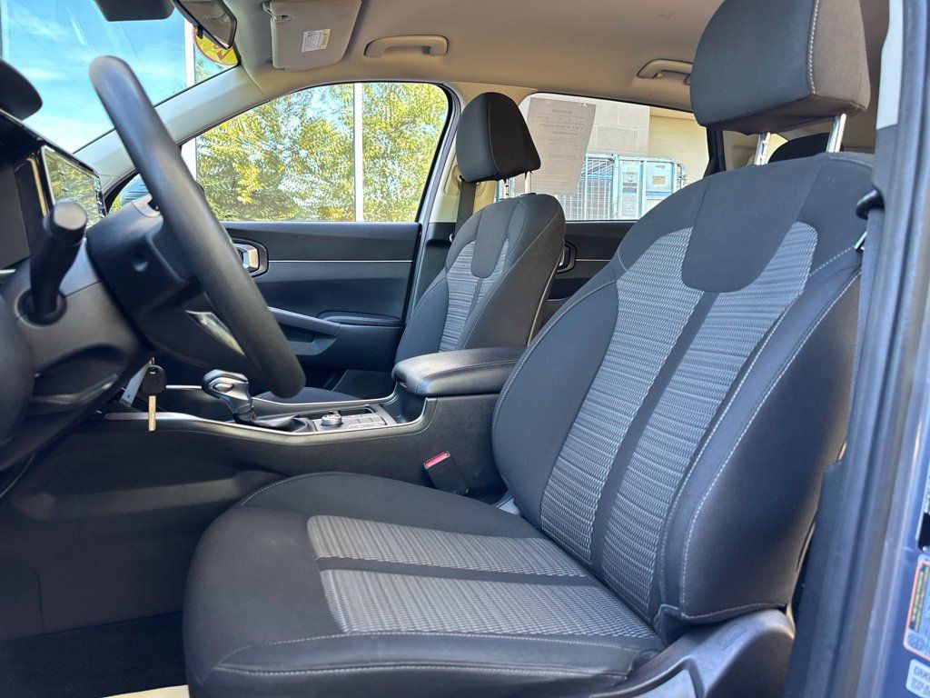 Used 2022 Kia Sorento LX FWD image 35
