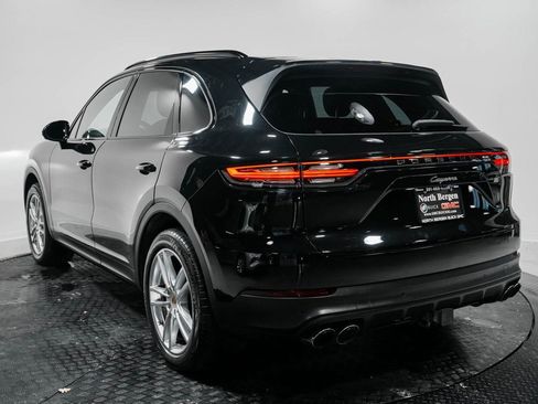 Used 2023 Porsche Cayenne w/ Premium Package image 6