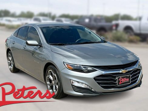 Used 2024 Chevrolet Malibu LT FWD image 1