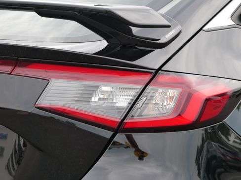 Used 2024 Honda Civic Sport Touring image 17