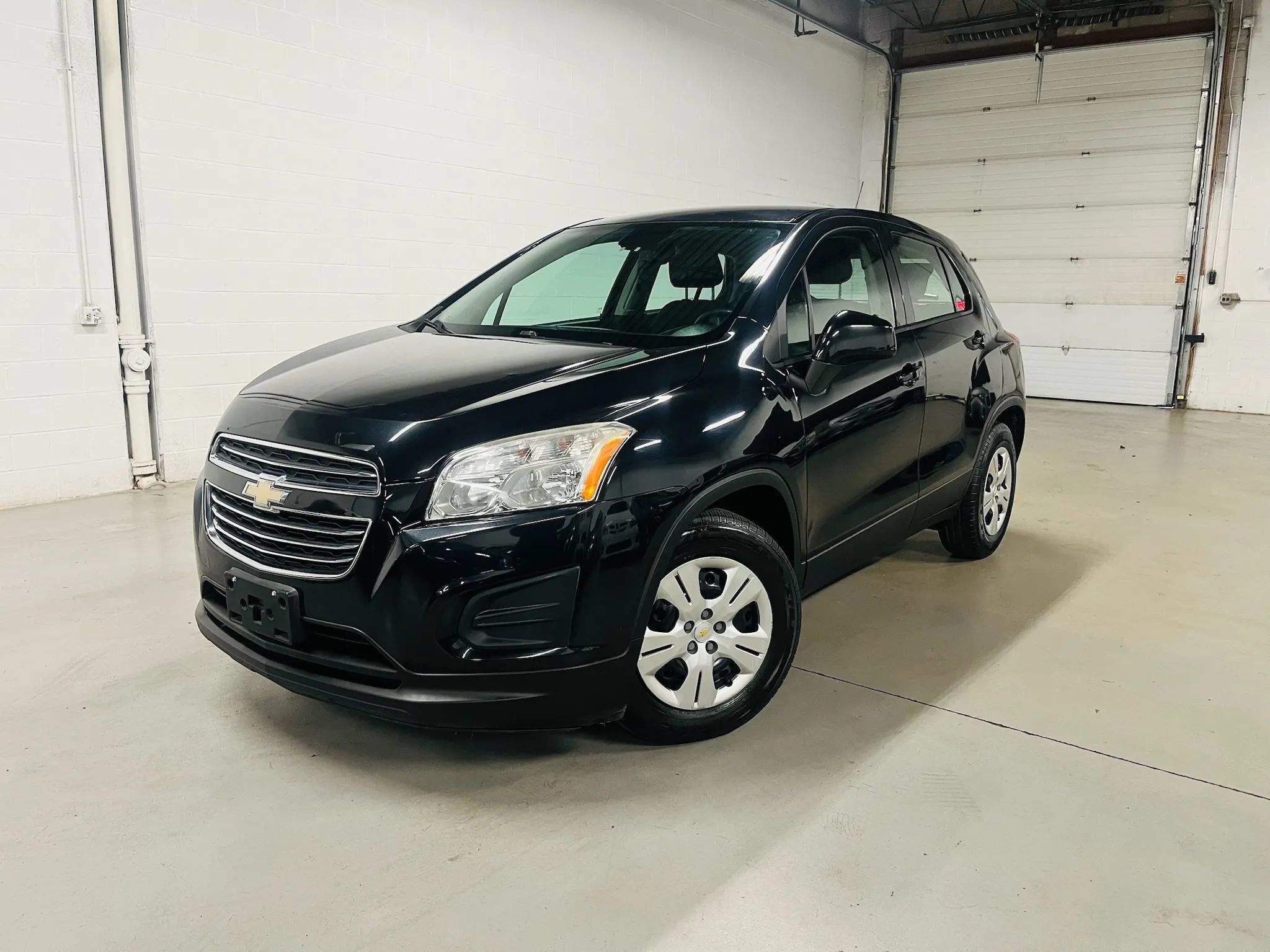 Used 2016 Chevrolet Trax LS FWD image 1
