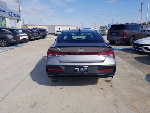 New 2026 Hyundai Elantra Sport FWD image 6