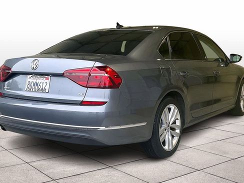Used 2019 Volkswagen Passat 2.0T Wolfsburg image 14