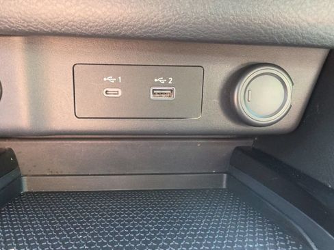 Used 2022 Nissan Rogue S FWD image 21