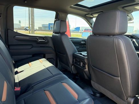 Used 2024 GMC Sierra 1500 AT4 w/ Technology Package image 36