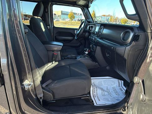 Used 2019 Jeep Wrangler Unlimited Sport image 19