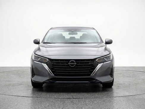 Used 2025 Nissan Sentra SV image 2