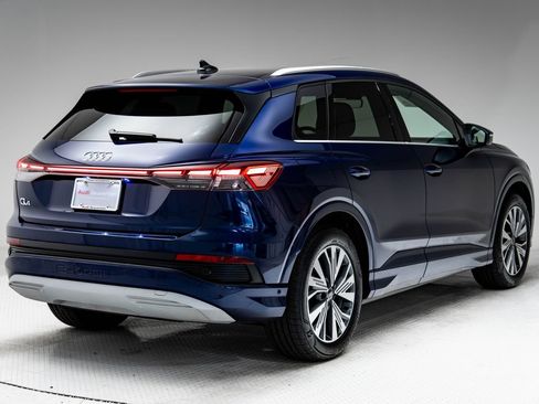 Used 2023 Audi Q4 e-tron Premium Plus RWD image 31