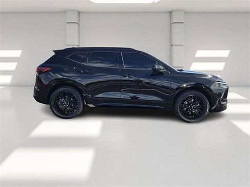 Certified 2023 Chevrolet Blazer RS w/ Driver Confidence II Package image 6