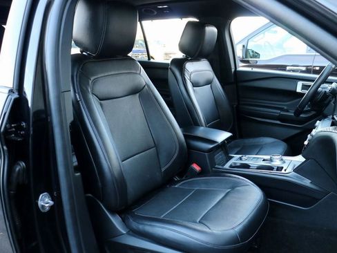 Used 2020 Ford Explorer Limited w/ Class III Trailer Tow Package image 32