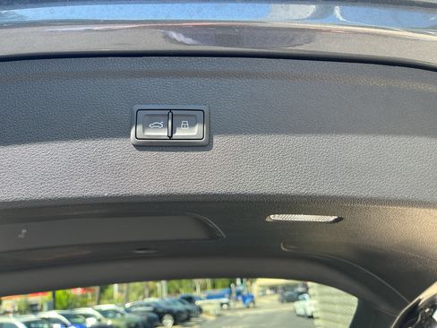 Used 2023 Audi Q5 2.0T Premium w/ Convenience Package image 11