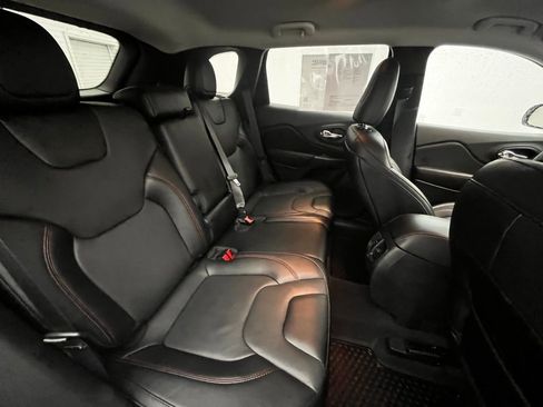 Used 2022 Jeep Cherokee Trailhawk w/ Premium Leather Package image 34