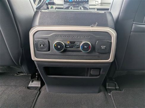 Used 2024 Ford Expedition XLT image 26
