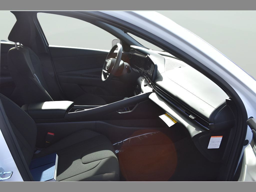 New 2026 Hyundai Elantra SEL FWD image 13