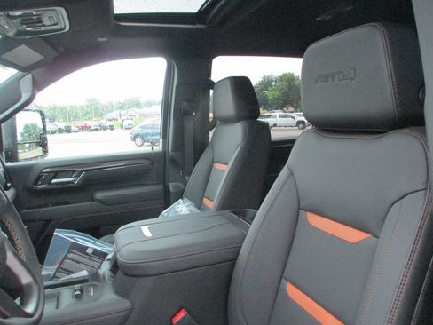 New 2026 GMC Sierra 2500 AT4 w/ AT4 Premium Plus Package AWD/4WD image 13