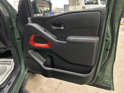 Used 2023 Nissan Frontier PRO-4X w/ Technology Package image 22