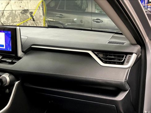 Used 2024 Toyota RAV4 LE image 17