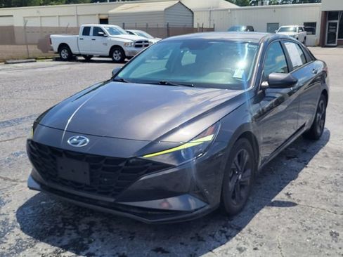 Used 2022 Hyundai Elantra SEL FWD image 6