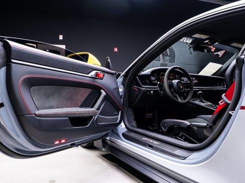 Used 2023 Porsche 911 GT3 RS RWD image 42