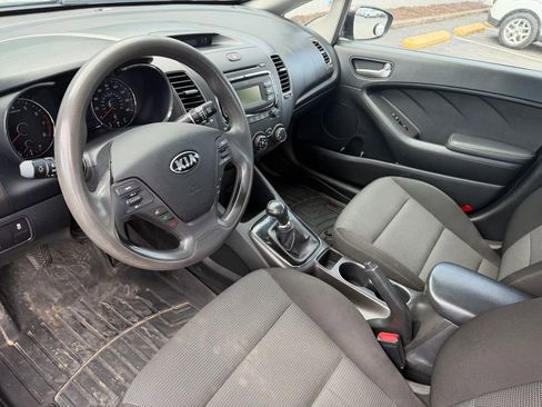 Used 2017 Kia Forte LX image 4