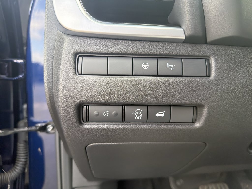 Certified 2025 Nissan Rogue SL w/ Tech Package AWD/4WD image 32