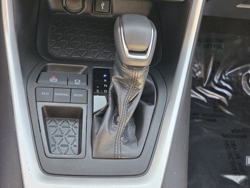 Certified 2022 Toyota RAV4 XLE Premium image 18