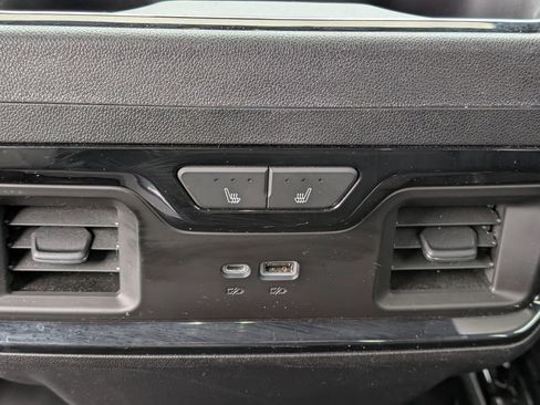 Used 2023 GMC Sierra 1500 AT4 w/ Technology Package image 22