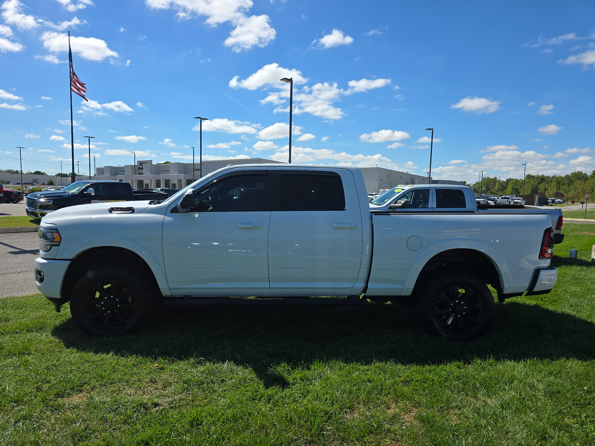 Used 2020 RAM 2500 Laramie w/ Night Edition AWD/4WD image 8