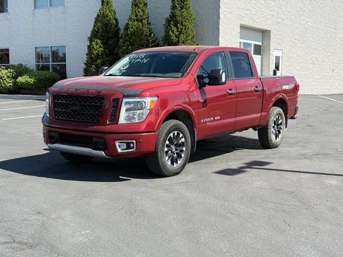 Used 2018 Nissan Titan PRO-4X AWD/4WD image 7