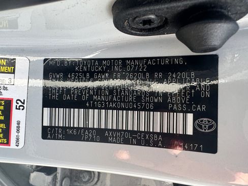 Used 2022 Toyota Camry SE FWD image 16