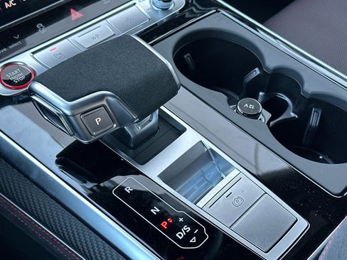 New 2025 Audi RS Q8 performance image 19