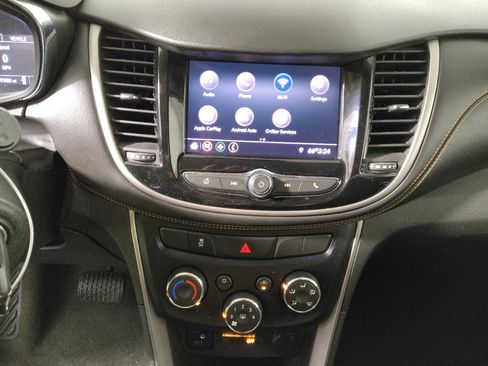 Used 2020 Chevrolet Trax LT w/ LPO, Cargo Package FWD image 25
