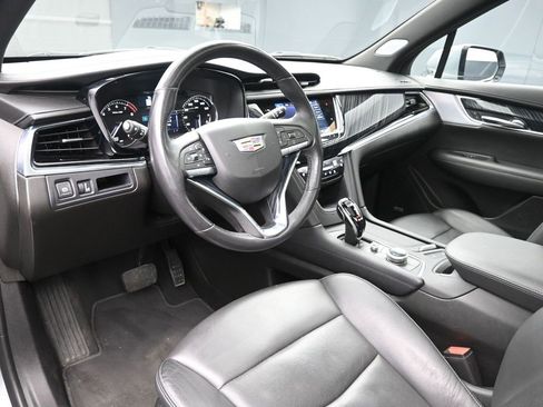 Used 2024 Cadillac XT6 Premium Luxury image 18