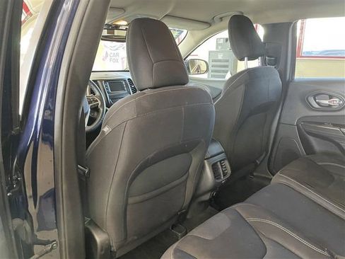 Used 2015 Jeep Cherokee Latitude w/ Cold Weather Group image 23