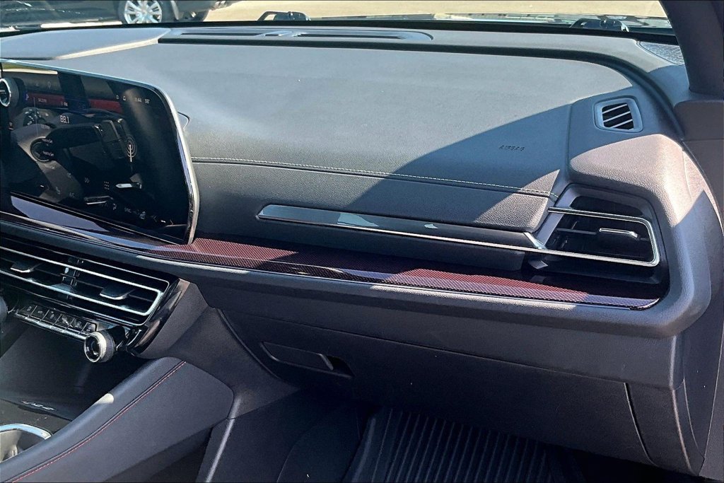 Used 2024 Chevrolet Traverse Z71 w/ LPO, Floor Liner Package AWD/4WD image 17