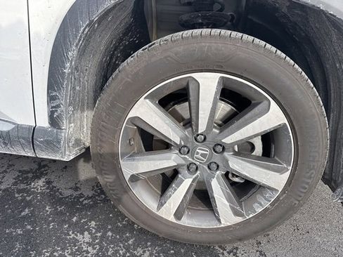 Certified 2025 Honda Pilot Elite image 13