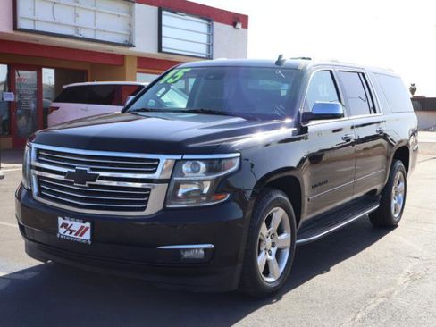Used 2015 Chevrolet Suburban LTZ image 3