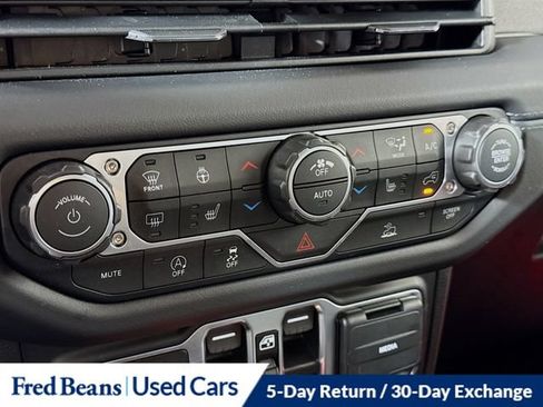 Used 2026 Jeep Wrangler Unlimited Sahara AWD/4WD image 21