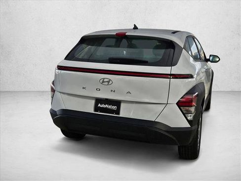 New 2026 Hyundai Kona SE image 2