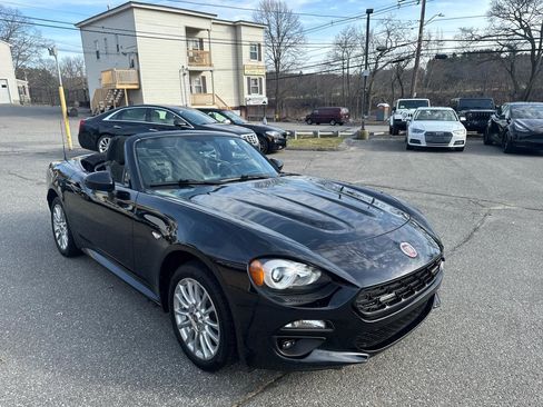 Used 2017 FIAT 124 Spider Classica image 11