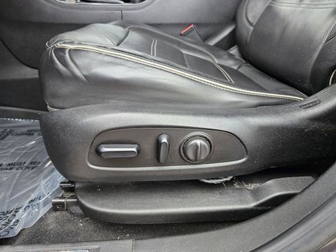 Used 2018 GMC Acadia Denali image 13